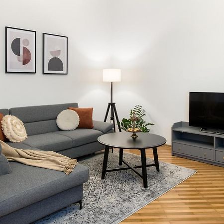 Wawelove Pilsudskiego - 3 Bedroom Apt. With Balcony And Free Parking! Cracovia Esterno foto