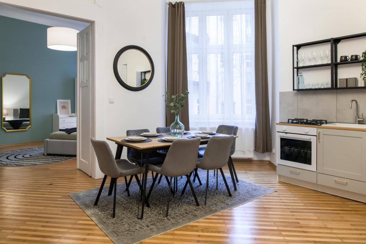 Wawelove Pilsudskiego - 3 Bedroom Apt. With Balcony And Free Parking! Cracovia Esterno foto