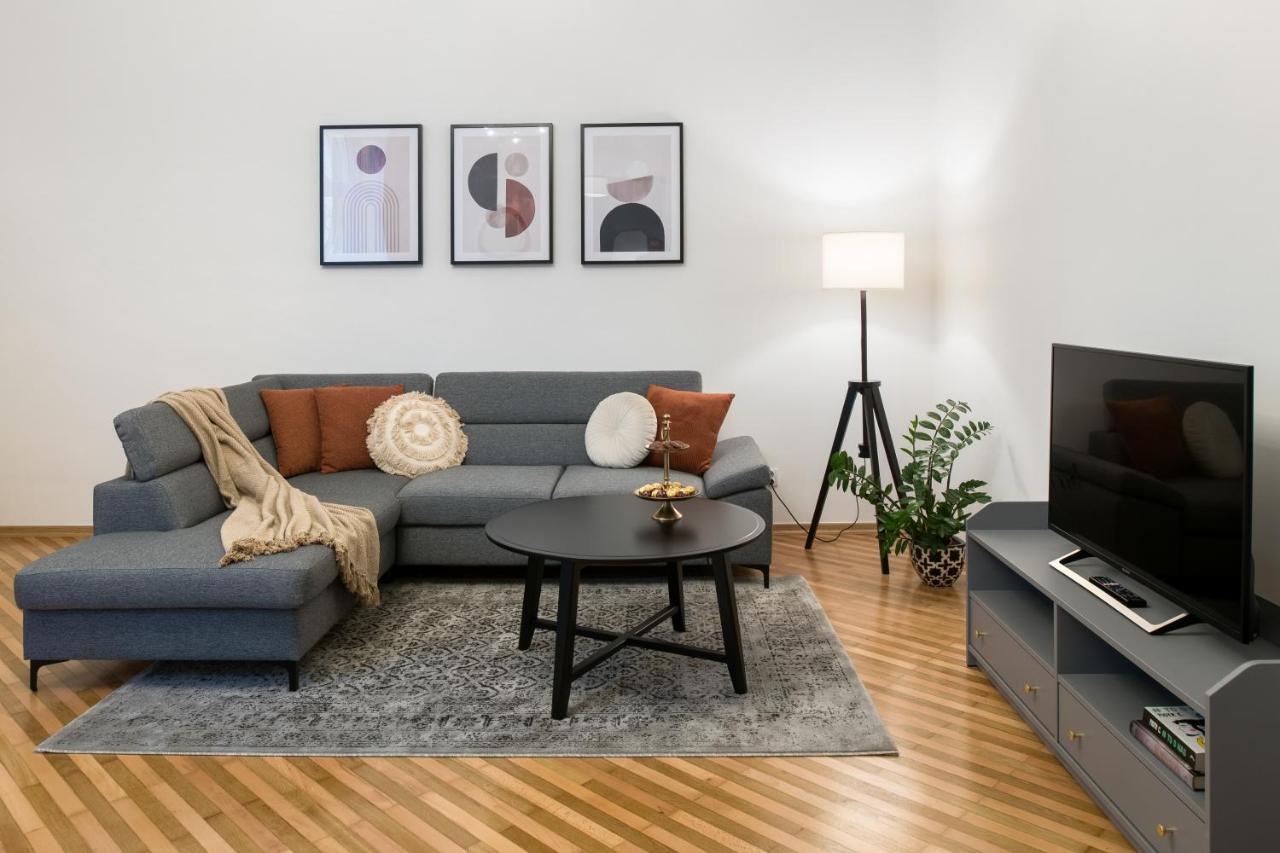 Wawelove Pilsudskiego - 3 Bedroom Apt. With Balcony And Free Parking! Cracovia Esterno foto