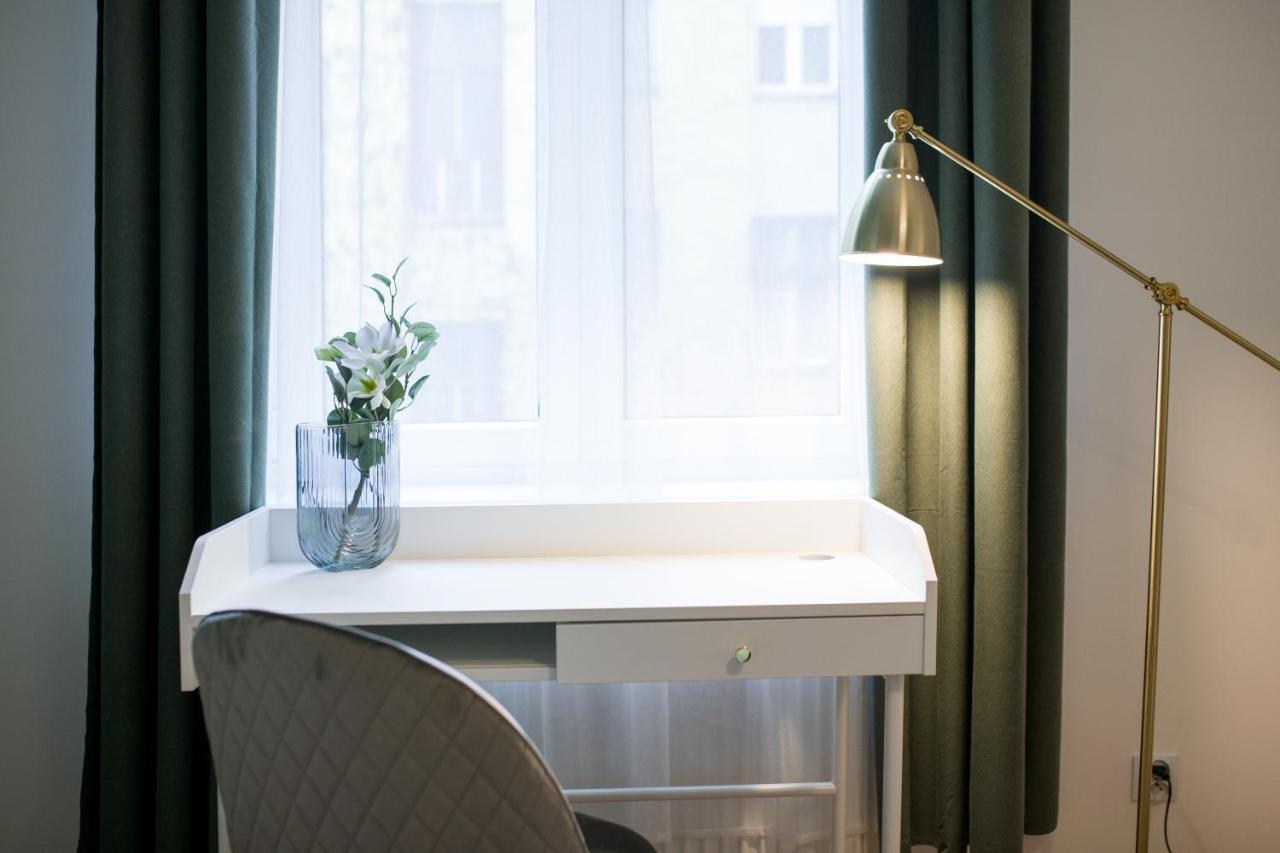 Wawelove Pilsudskiego - 3 Bedroom Apt. With Balcony And Free Parking! Cracovia Esterno foto
